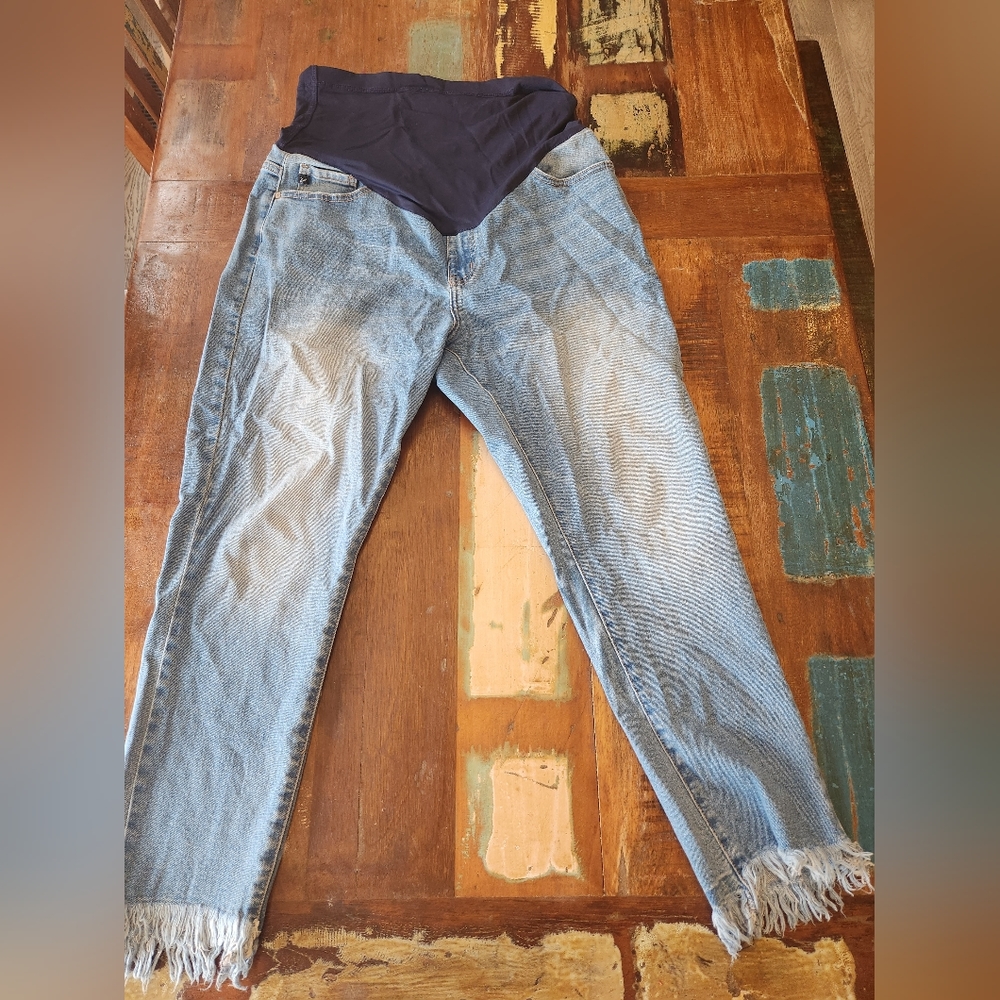 Pink Blush Frayed hem Maternity jeans